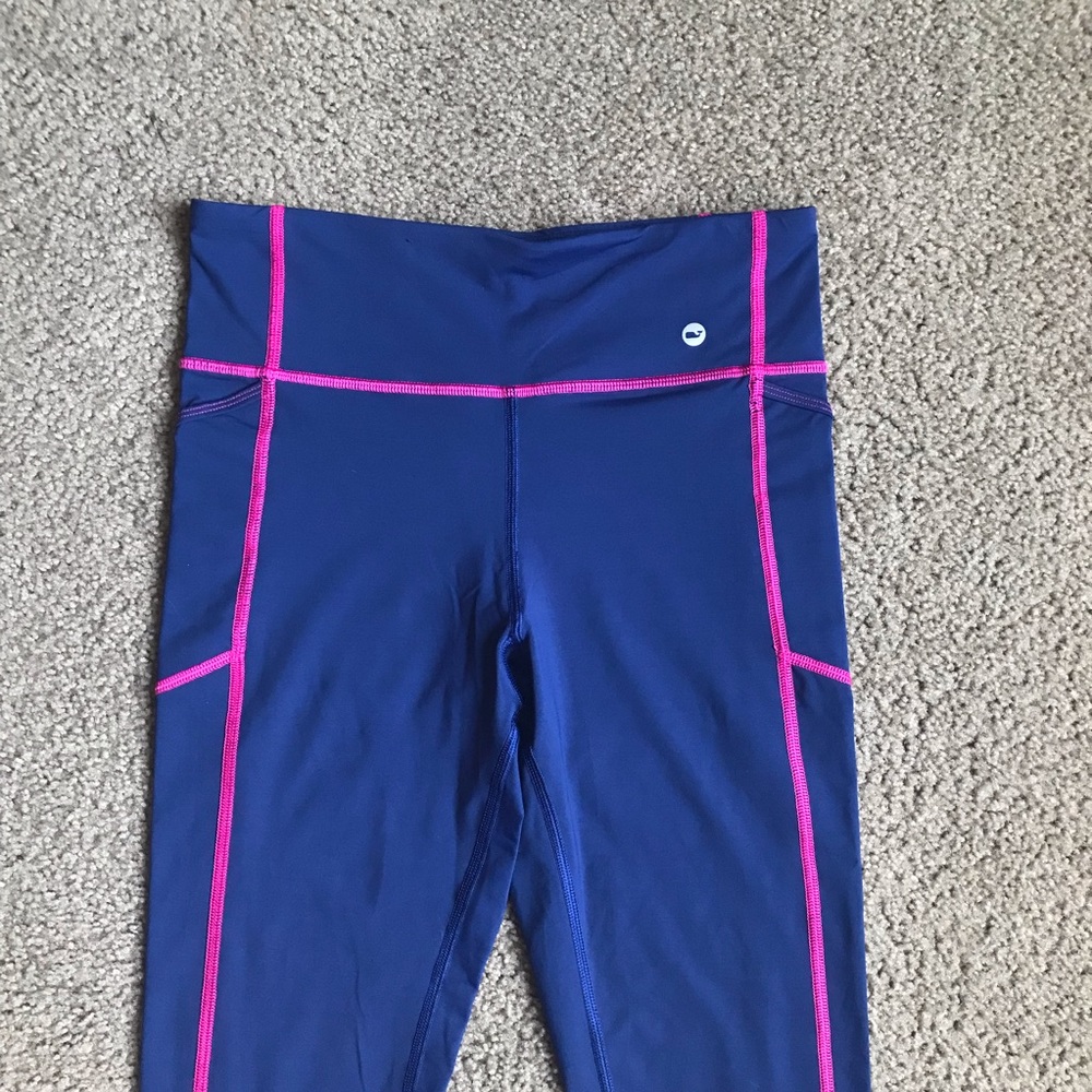 Vineyard Vines Solid Performance Crop Leggings - image 4